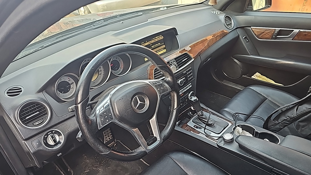 Продам личный авто Mercedes-Benz C300 (3)