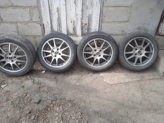 Продам колёса размер 195/15
Цена 14 (1)