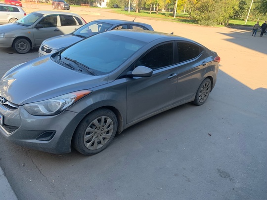 Продам HYUNDAI ELANTRA 2012г
Пробег 232 (3)