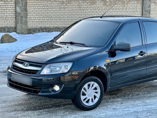 Продам LADA GRANTA 
2014года 
132.000 (6)
