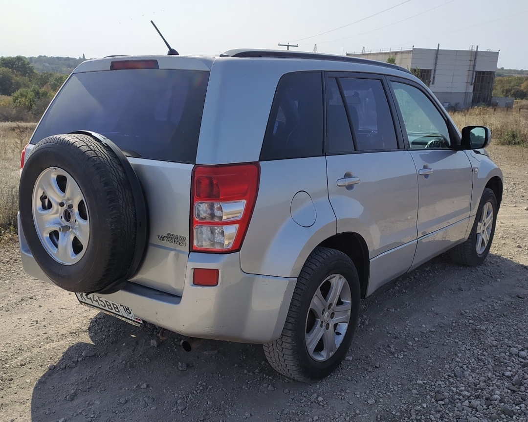 Suzuki Grand Vitara
2.0 бензин, механика, (1)
