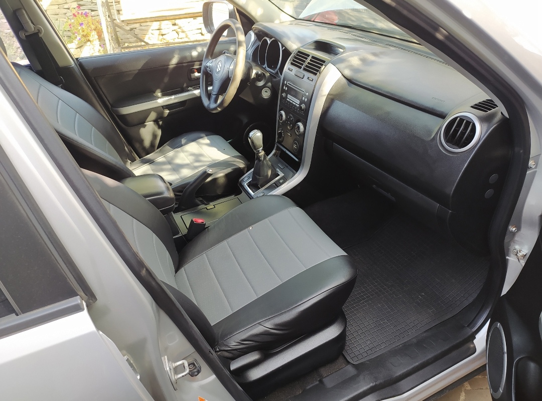 Suzuki Grand Vitara
2.0 бензин, механика, (2)