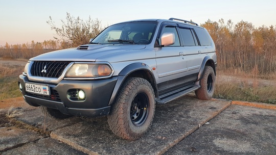 Продам Mitsubishi Pajero Sport 1. (1)