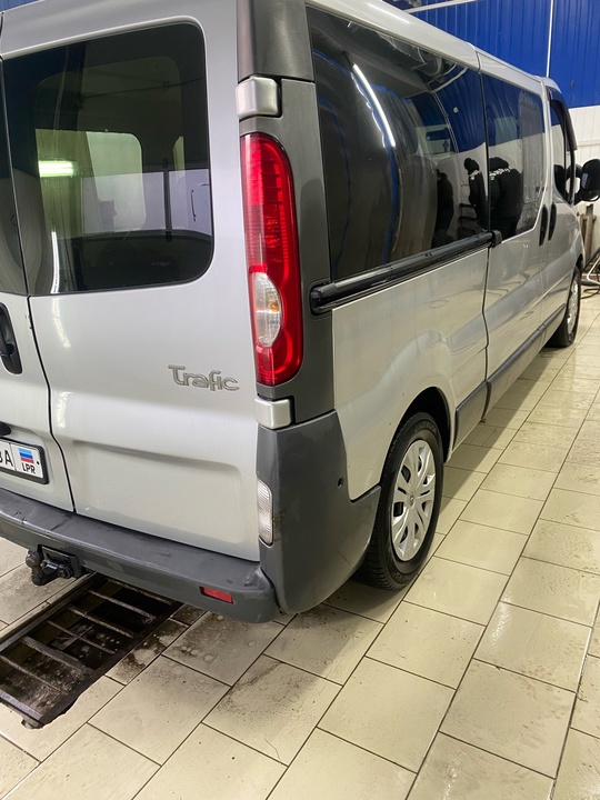 RENAULT TRAFIC 2007 год пассажир (3)