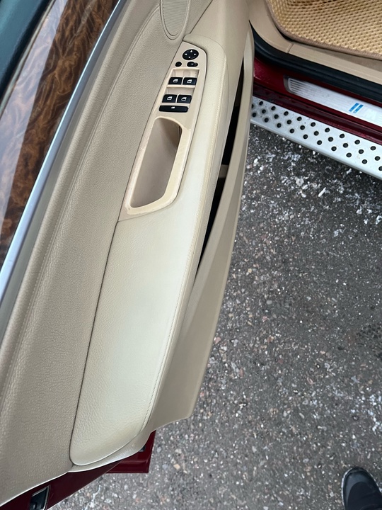 Продам BMW E71 Х6 
Год (6)