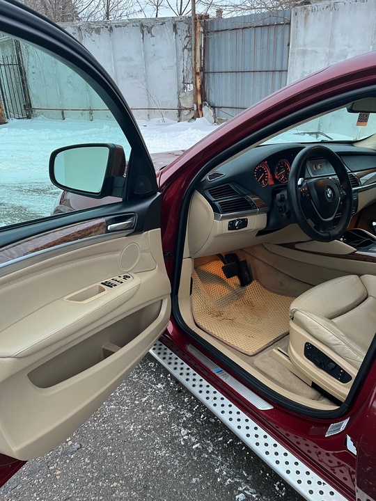 Продам BMW E71 Х6 
Год (7)