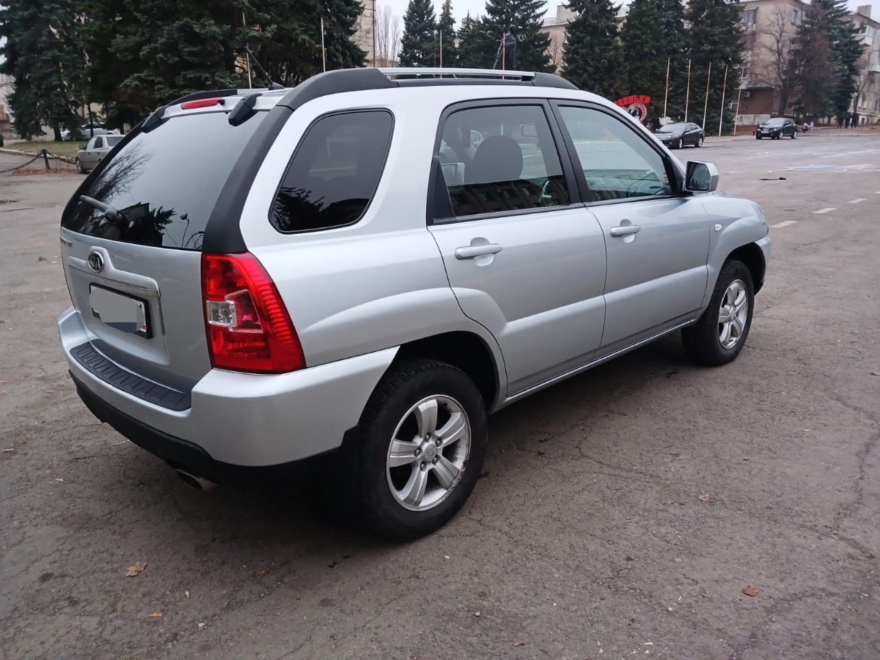 Продаю Kia Sportage. Год выпуска (1)