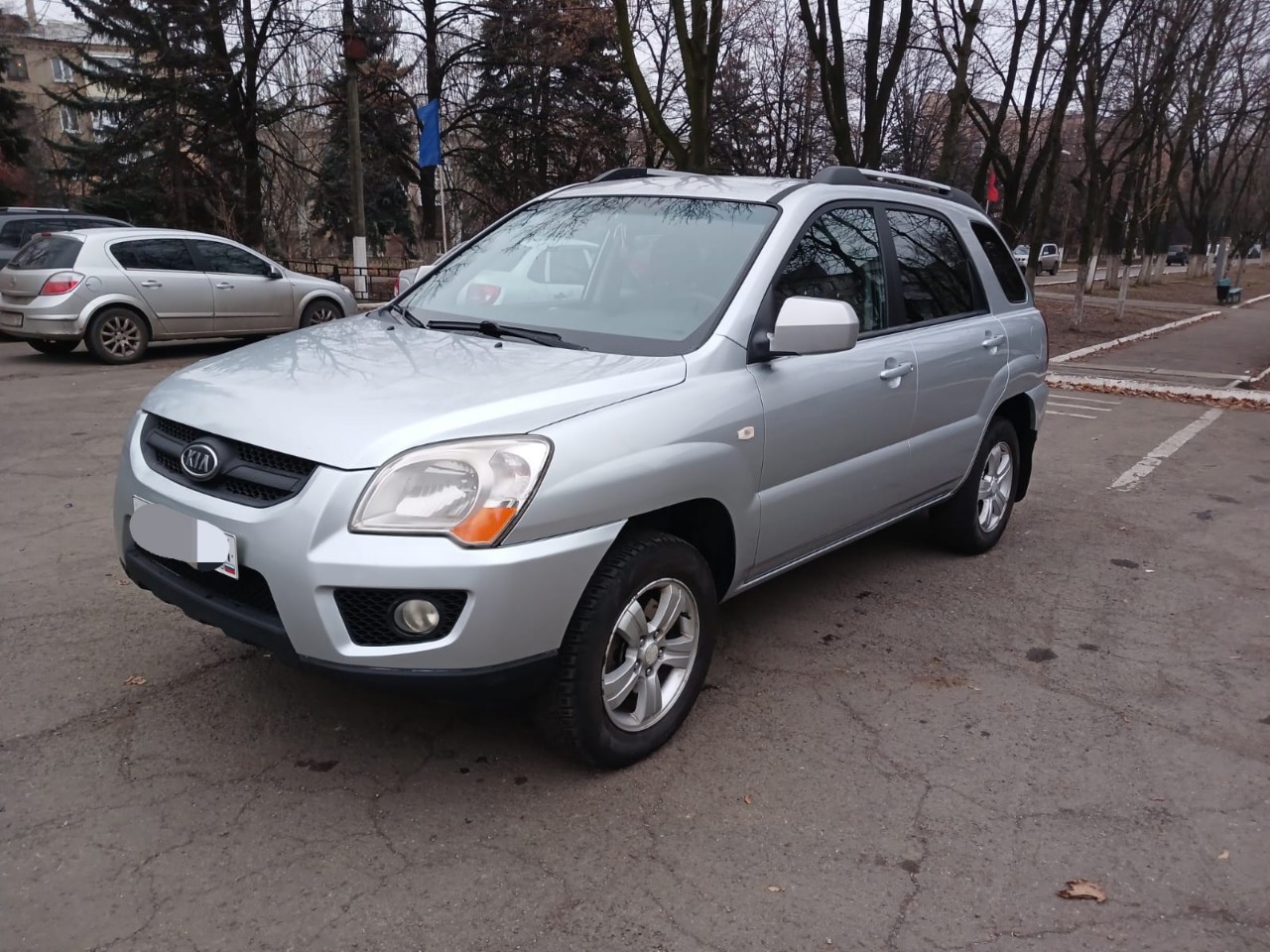 Продаю Kia Sportage. Год выпуска (2)