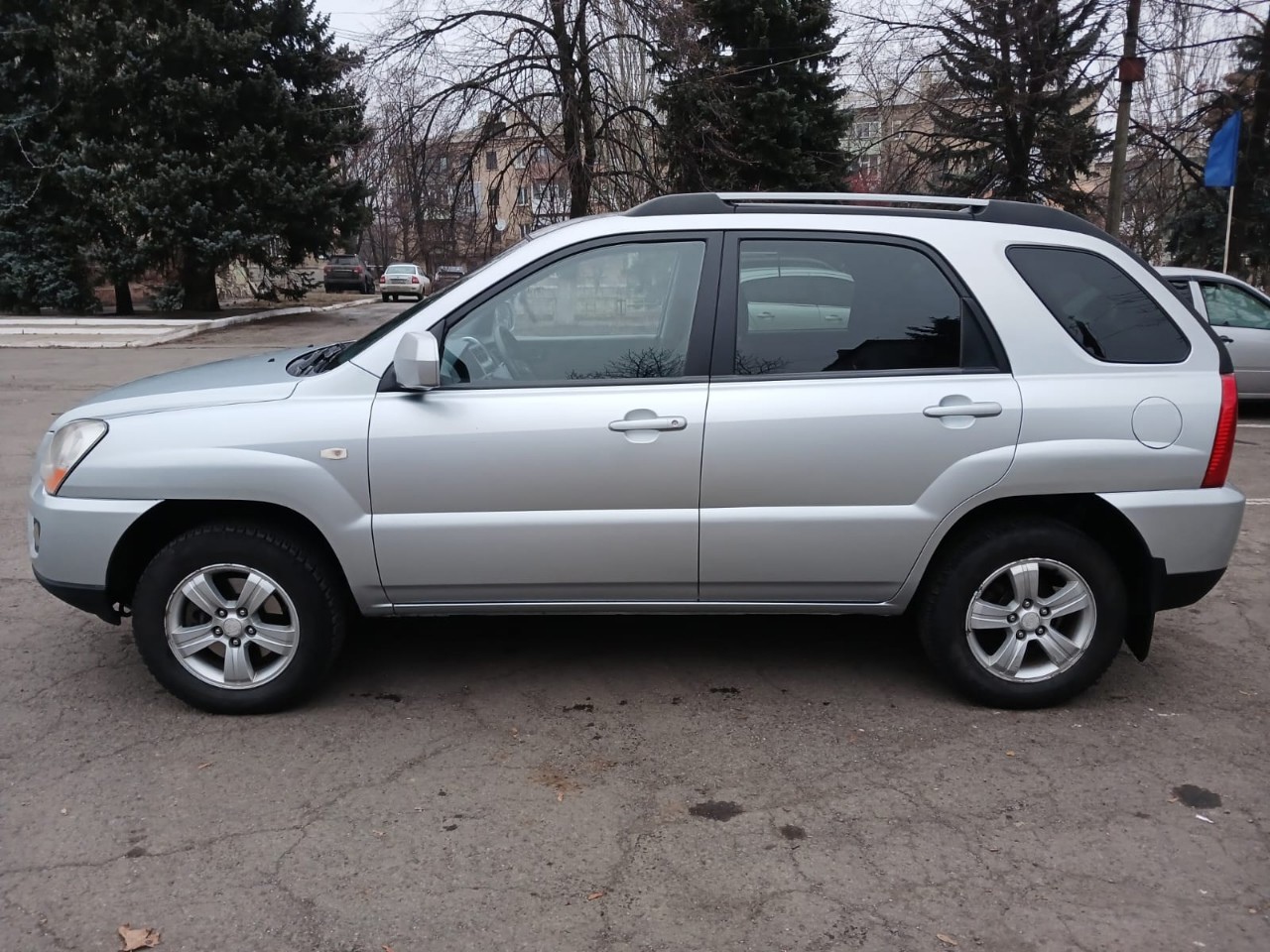 Продаю Kia Sportage. Год выпуска (4)