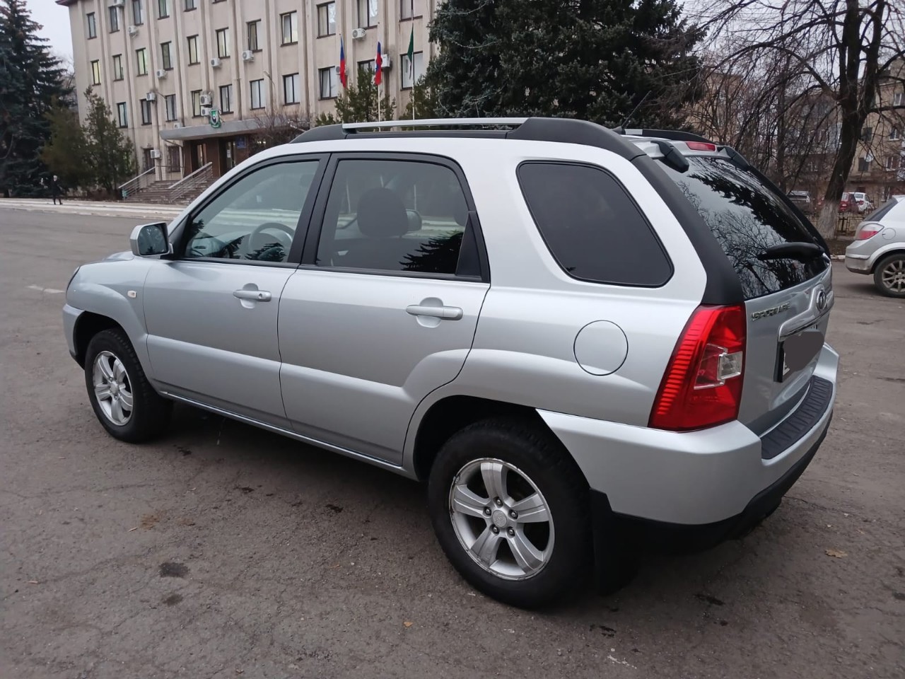 Продаю Kia Sportage. Год выпуска (5)