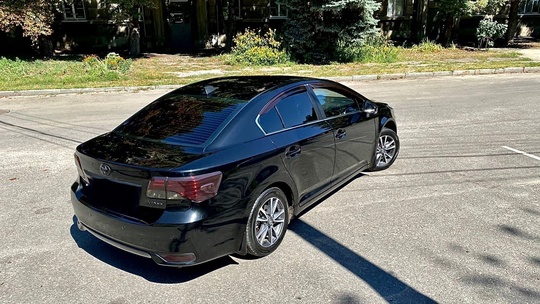 TOYOTA Avensis 2012 года ( (1)