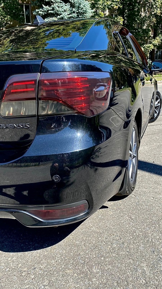 TOYOTA Avensis 2012 года ( (2)