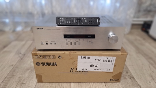 Продам усилитель,( ресивер) 4 канальный