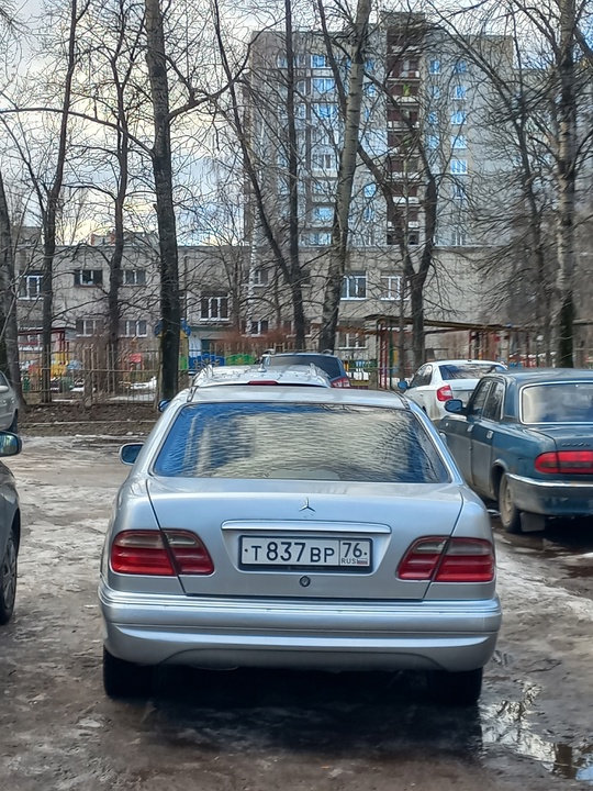 Mersedes w210
Морду надо сварить 
Объем (2)