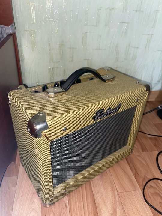 Продам усилитель для электрогитары Belcat