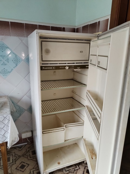 Продам холодильник. Состояние рабочее. Луганск (1)