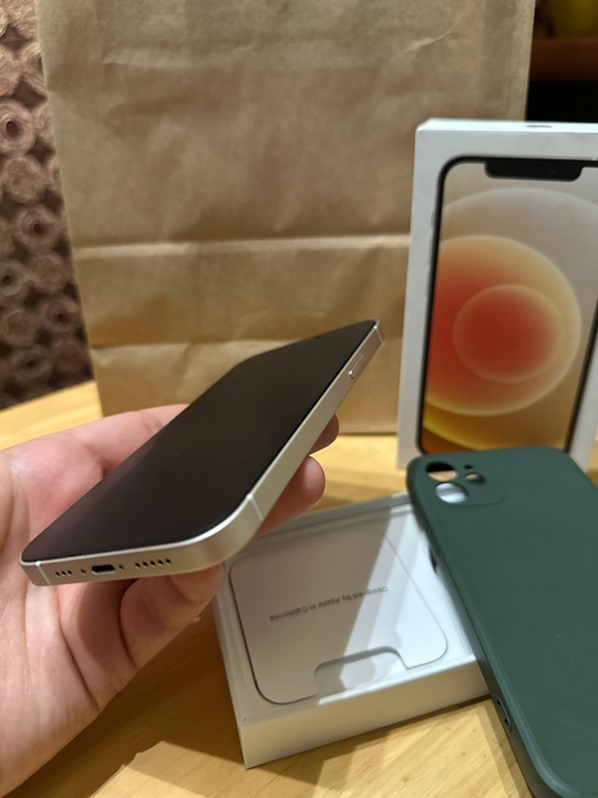 Продам белый iPhone 12 / (1)