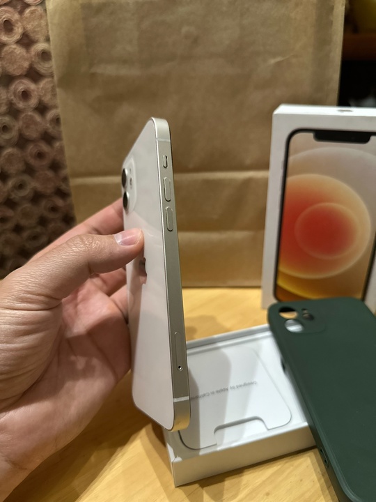 Продам белый iPhone 12 / (2)