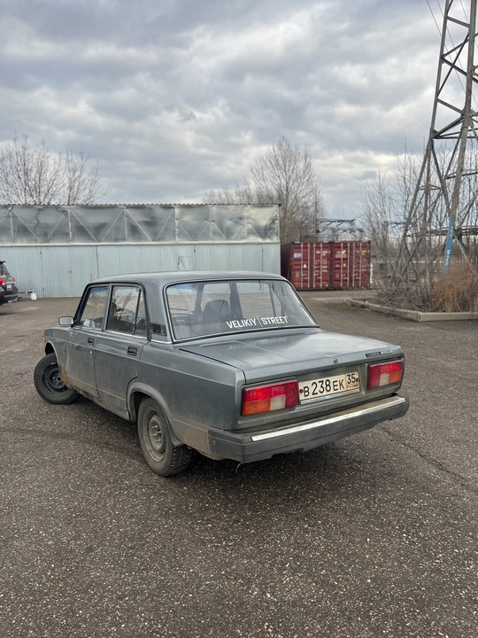 Ваз 2105 
Год 2010
Двс без (5)