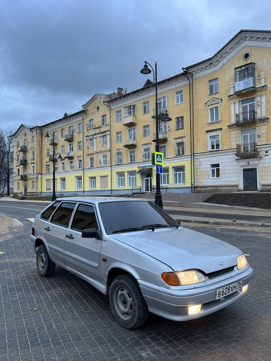 Продам ваз 2114
Год 2010
Не гнилая, (2)