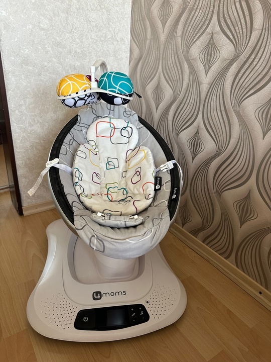 Продам Укачивающий центр mamaRoo 4.