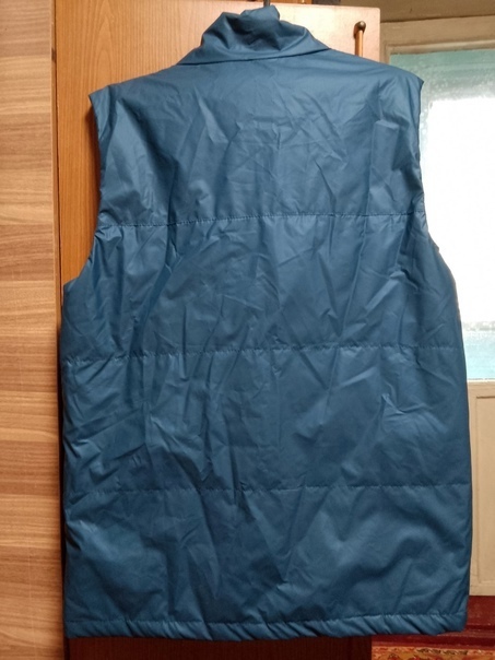 Продам новые демисезонные спортивные жилеты. (1)