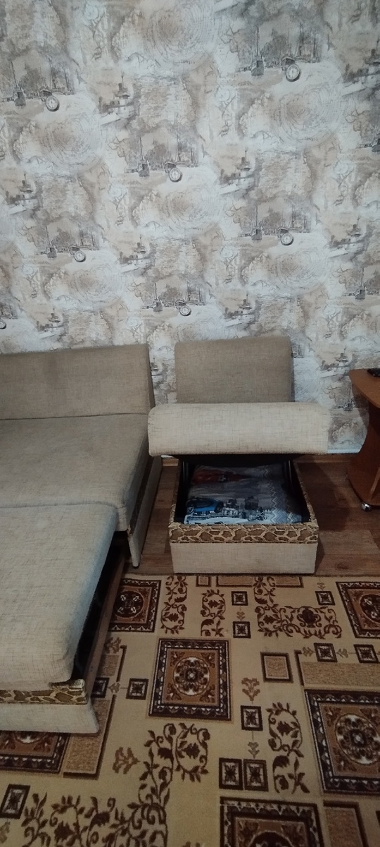 Продам диван угловой. Верхушка угла (2)