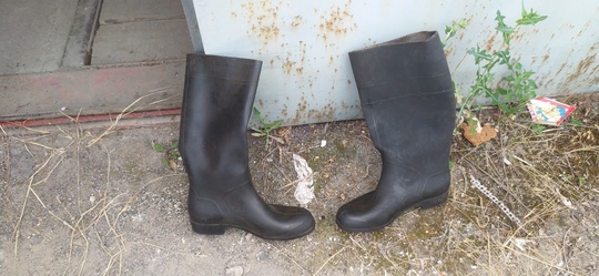 Продам новые резиновые сапоги р.42-43. (1)