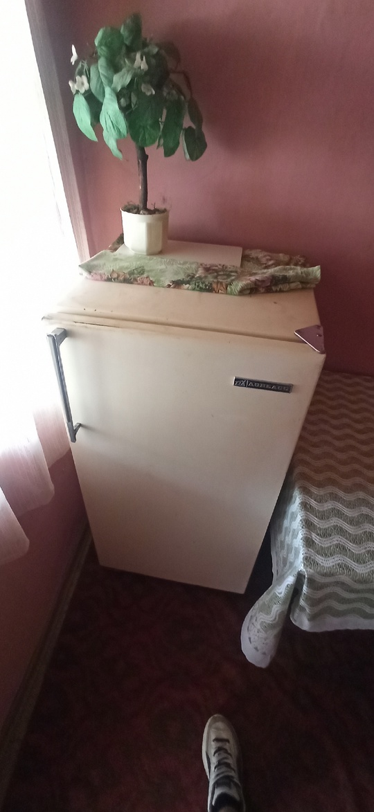 Продам:
Телевизор с двд - 1000
Газовая (6)