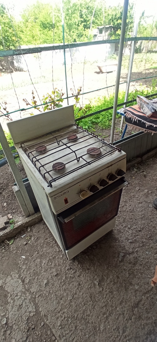 Продам:
Телевизор с двд - 1000
Газовая (7)