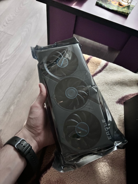 Новая видеокарта Rtx 4070Ti gigabyte (1)