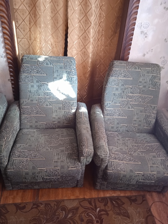 Продам диван и два кресла. (1)