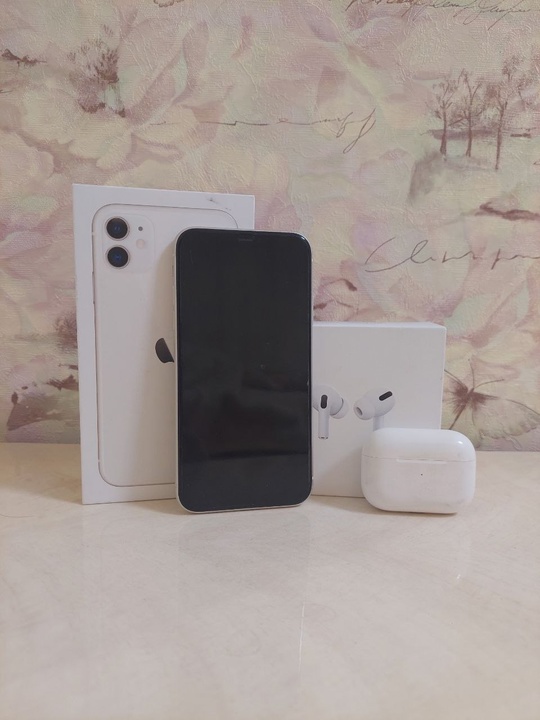 Продам IPhone 11
Телефону 3 года,