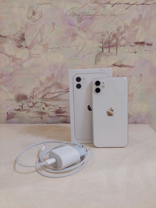 Продам IPhone 11
Телефону 3 года, (1)