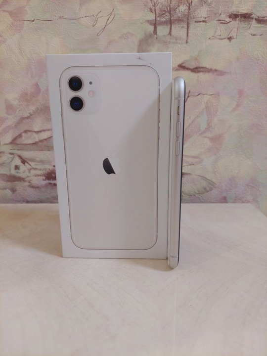 Продам IPhone 11
Телефону 3 года, (3)