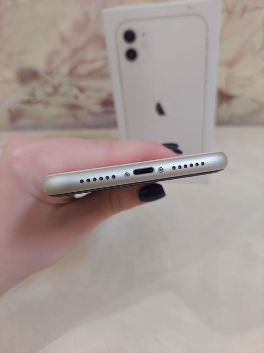 Продам IPhone 11
Телефону 3 года, (4)