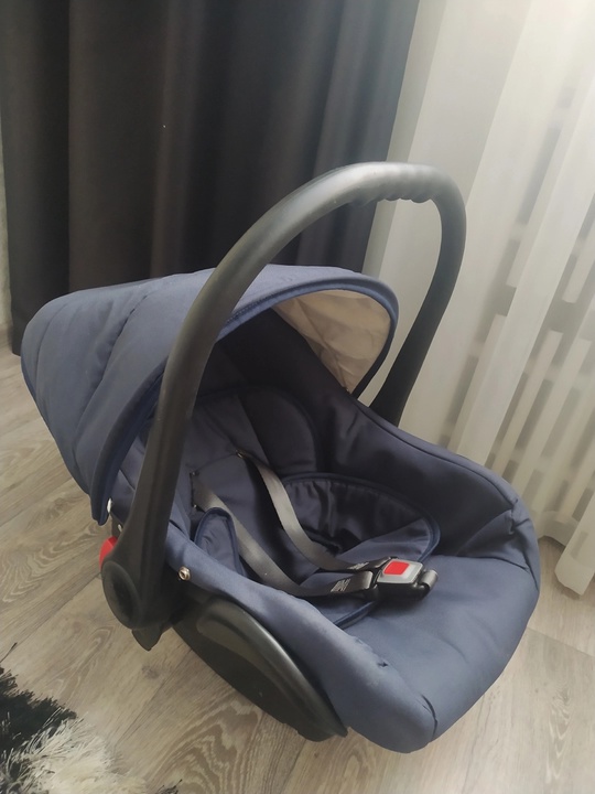 Продам
1-4 фото автолюлька, автокресло, с (3)
