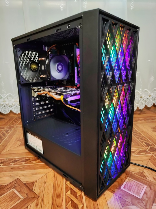 В продаже бюджетный игровой ПК, (1)