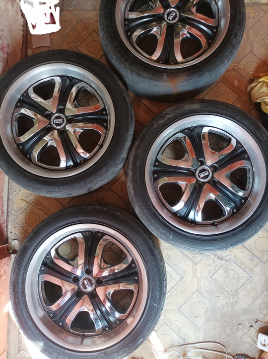 Продам диски r20 с резиной (1)