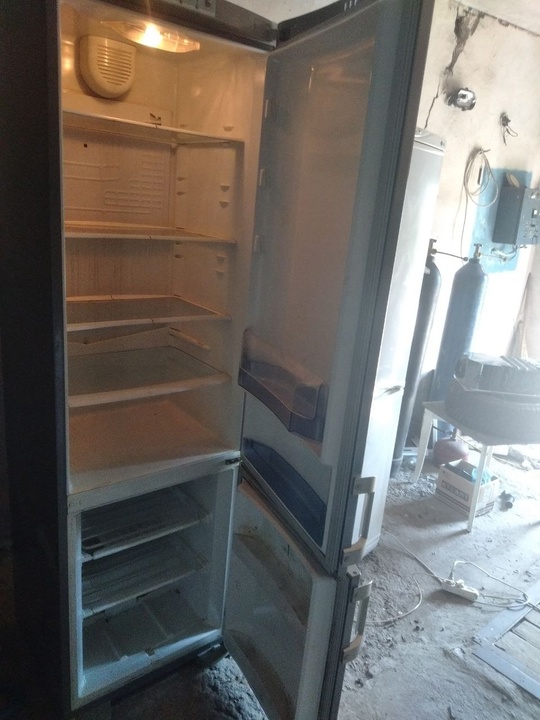 Продам большой холодильник gorenje, в