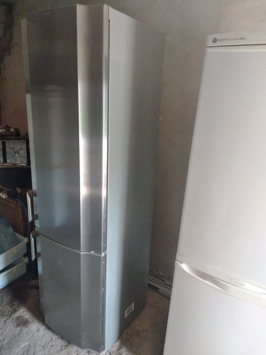 Продам большой холодильник gorenje, в (2)