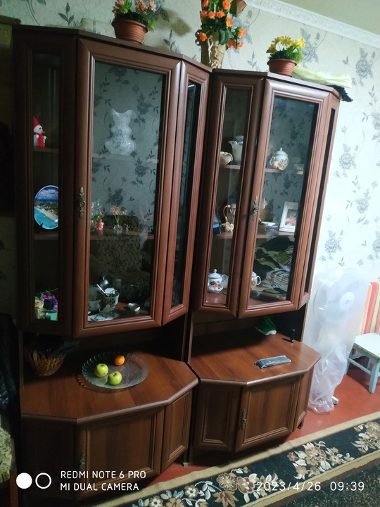 Продаю два серванта, цена 6000 (1)