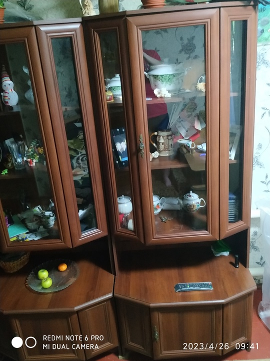 Продаю два серванта, цена 6000 (2)