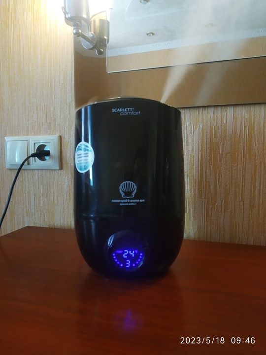 1. Увлажнитель воздуха Scarlett SC-AH986E10,