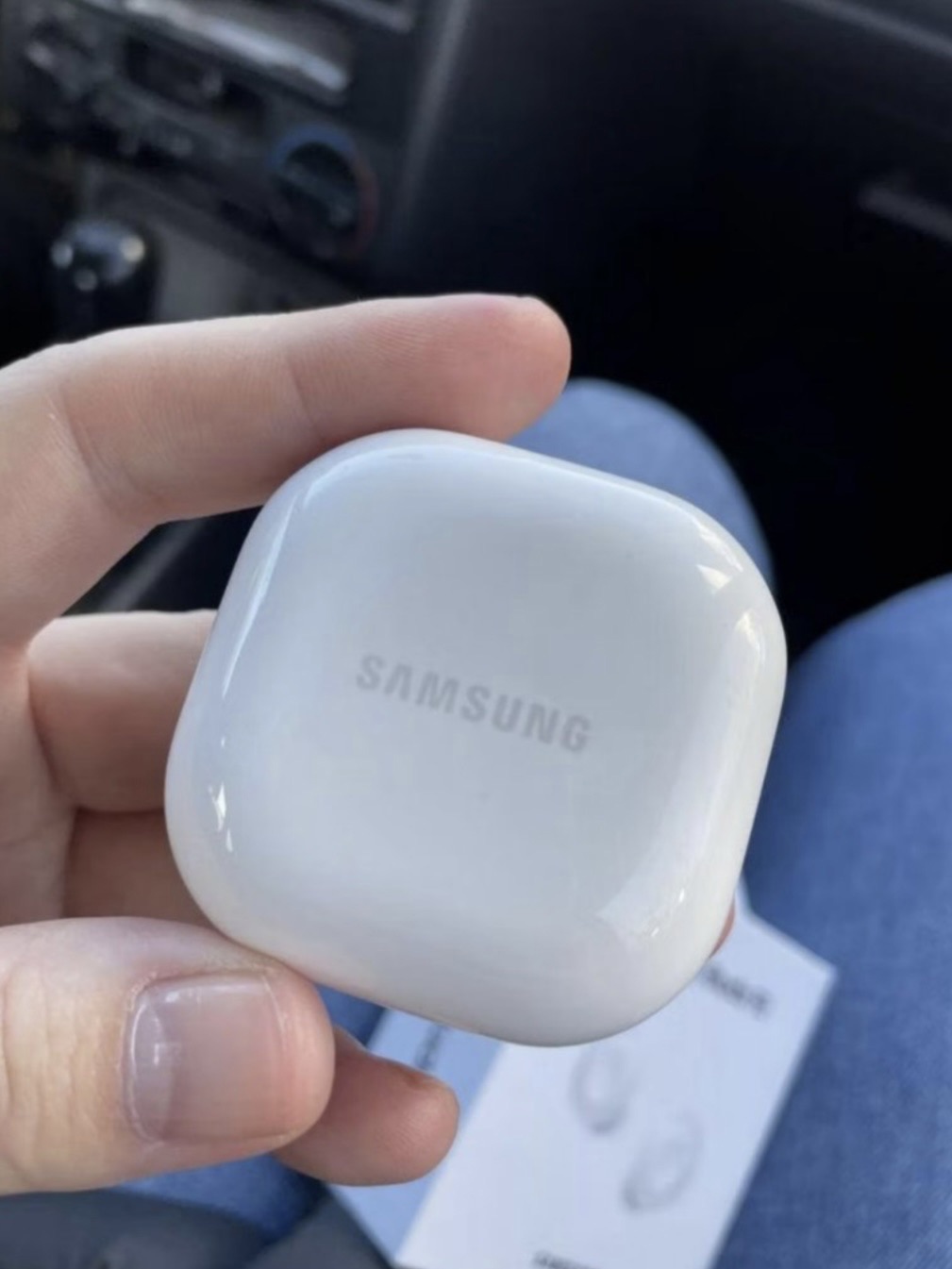TWS наушники. Samsung Galaxy Buds (1)