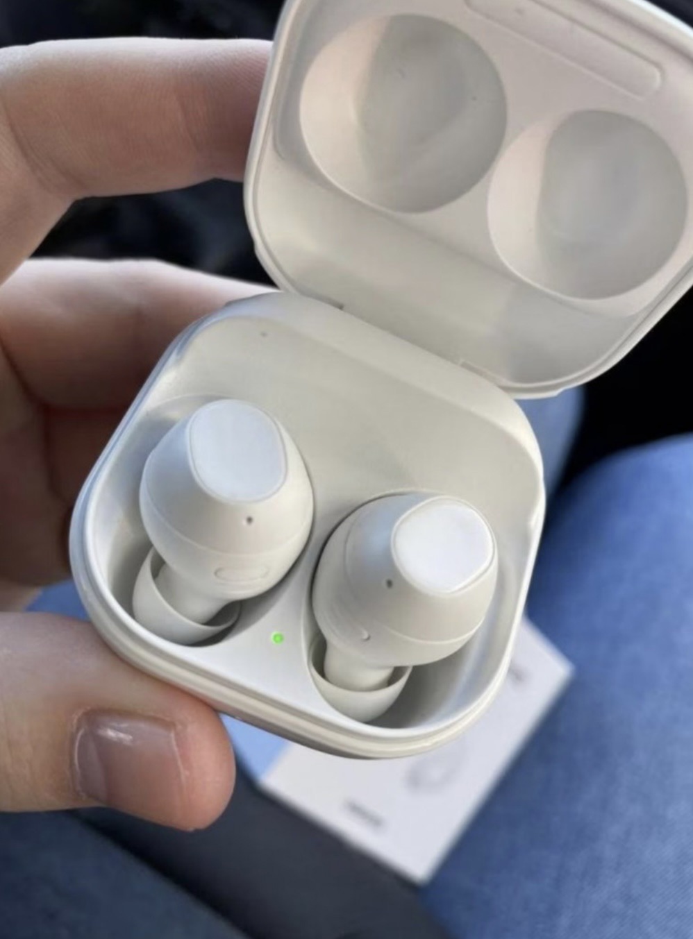 TWS наушники. Samsung Galaxy Buds (2)