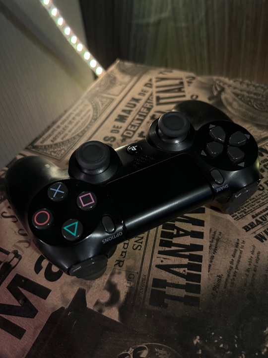 Продам Геймпады PlayStation 
Продам геймпады, (3)