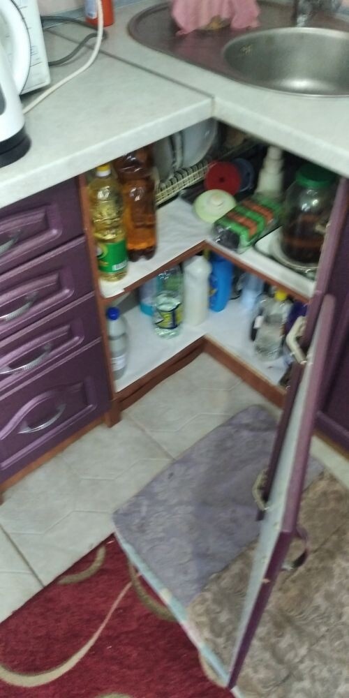 продам кухню 
нижнюю часть без (2)