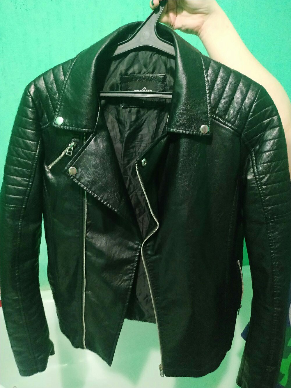 Продам куртку 1500 ,пиджак 2000
