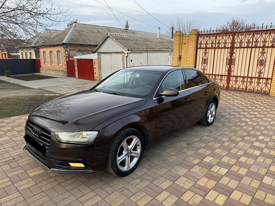 Продам Audi A4 B8 Рестайлинг (1)